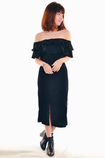 OFF SHOULDER FRILL DRESS IN BLACK